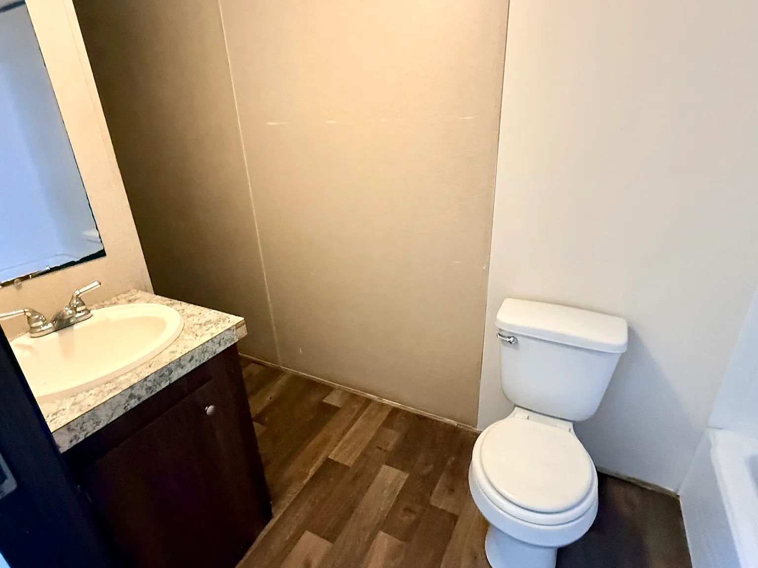 3 bed, 1000 sqft, $975 — Photo 4
