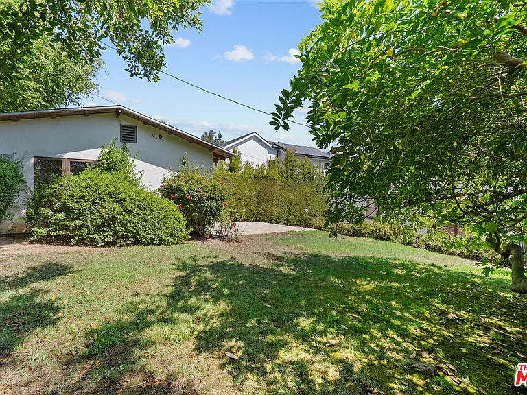 2569 Patricia Ave — Photo 41