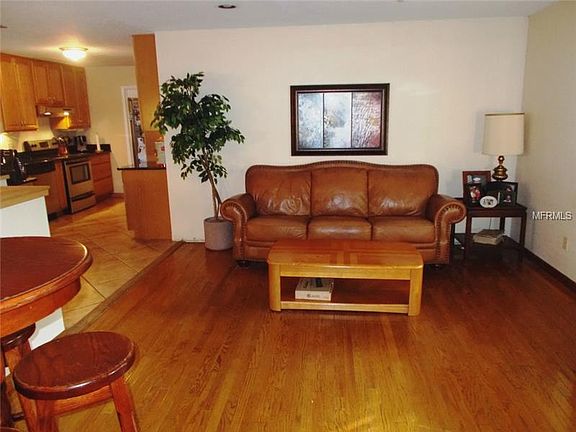 2nd image of 1121 Ustler Rd