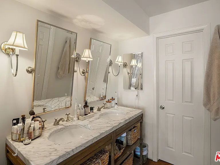 812 16th St #5 — Photo 20