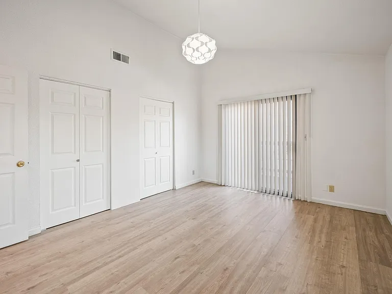 1609 B St #4 — Photo 10