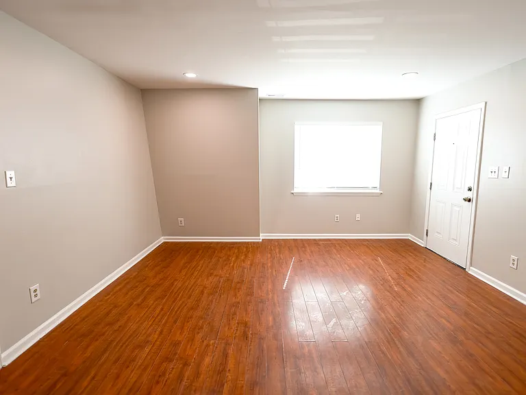 612 Germaine St #A — Photo 5