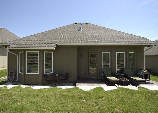 3rd image of 4708 Meadow View Dr