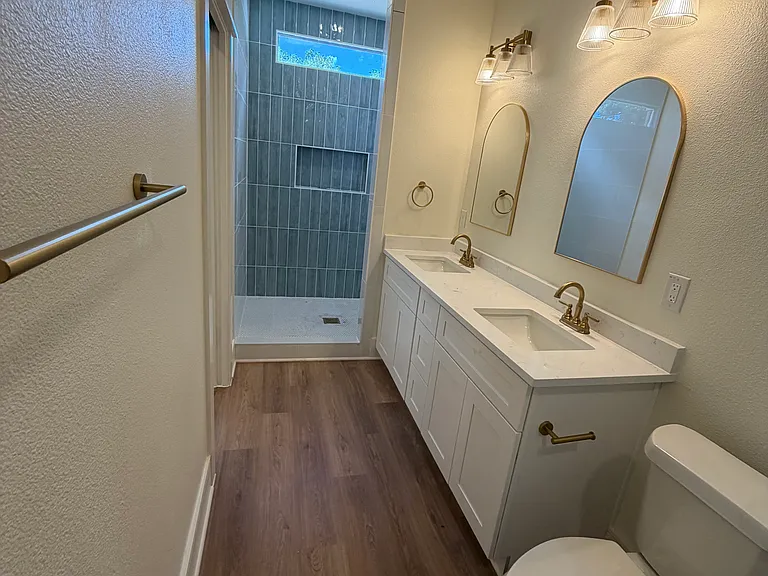 547 W Highland Blvd — Photo 10