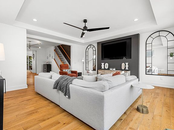 5th image of 3023 Lavinia Ave