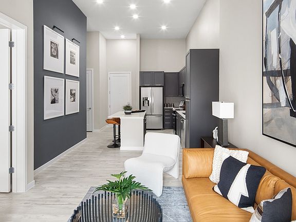4th image of 100 Boucle Jeanne Cir #2B-2Ba-1189Sqft