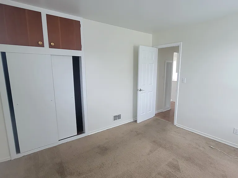 2209 Lombard Ave #1 — Photo 10