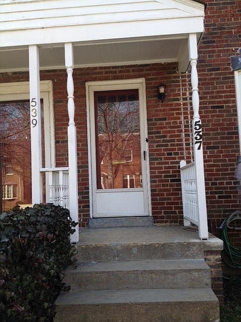 1st image of 537 E Luray Ave
