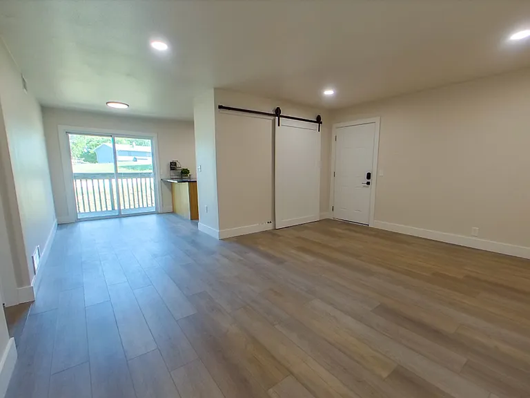 805 Allison — Photo 3