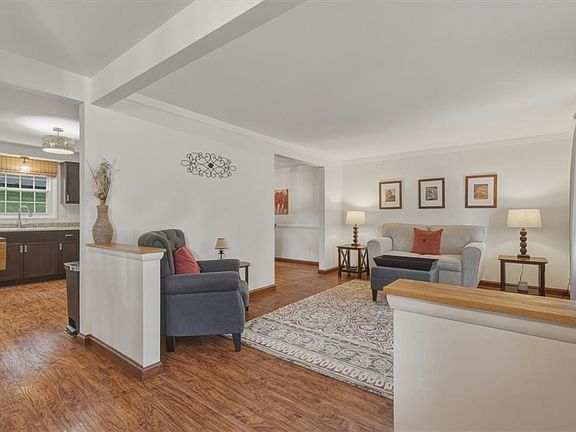 4th image of 8063 Broadlawn Dr
