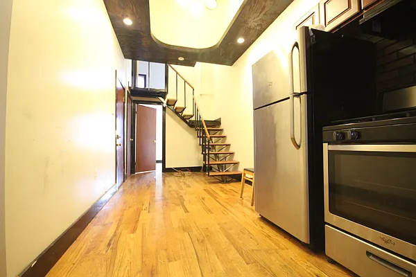 Rented by Nooklyn NYC LLC | media 18