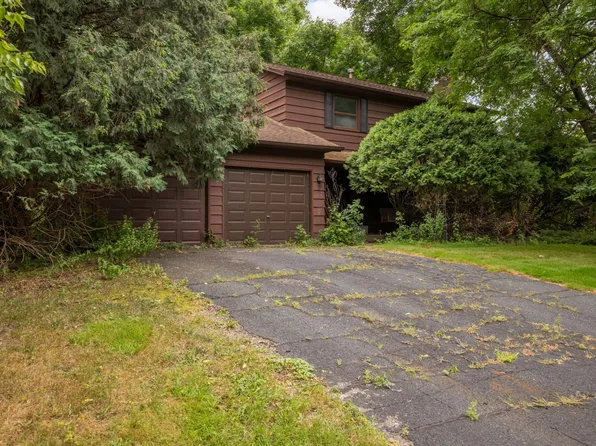 15301 Willowood Dr, Minnetonka, MN 55345