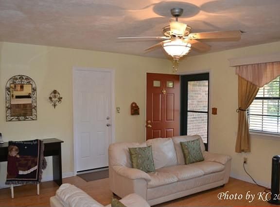 5th image of 2732 Whitney Dr N