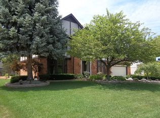 20139 Edgewood Ave, Livonia, MI 48152