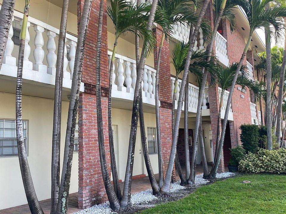1st image of 2550 NE 51st St #406