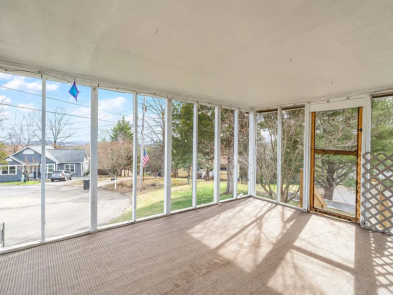 5712 Walden Woods Ct — Photo 24