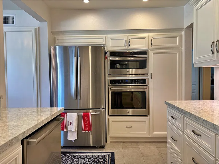 230 S Catalina Ave #203 — Photo 8