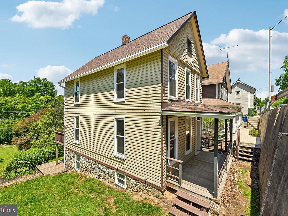 1st image of 5702 Falls Rd
