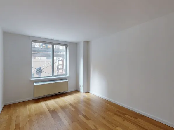 120 W. 21st image 3 of 9