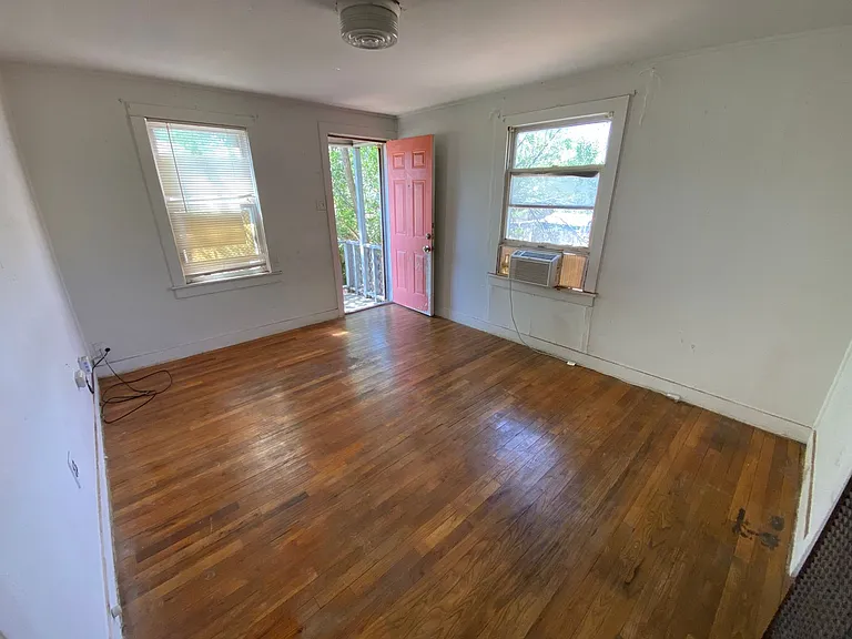 2604 Avenue S — Photo 1
