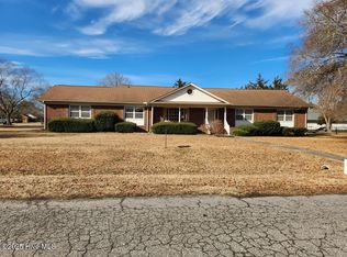 2130 Canyon Dr, Winterville, NC 28590