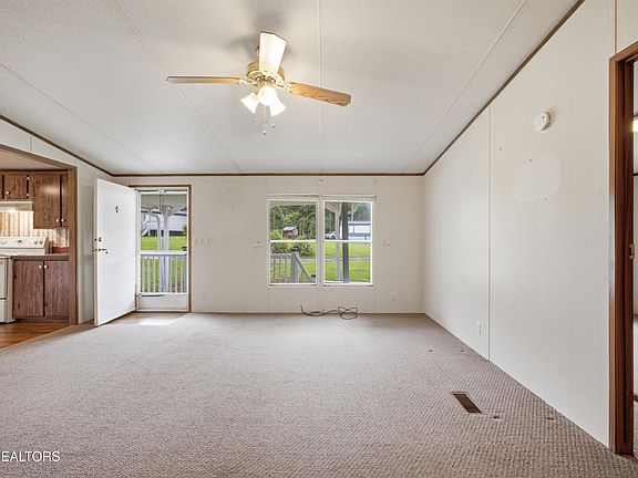 4th image of 418 Mountain View Rd