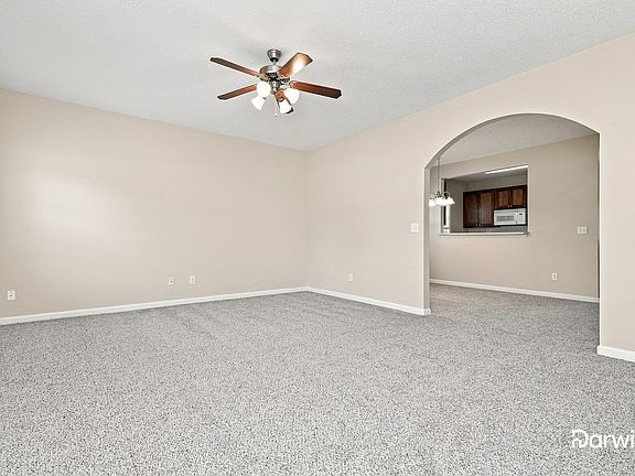 5th image of 8606 Thomas Ln