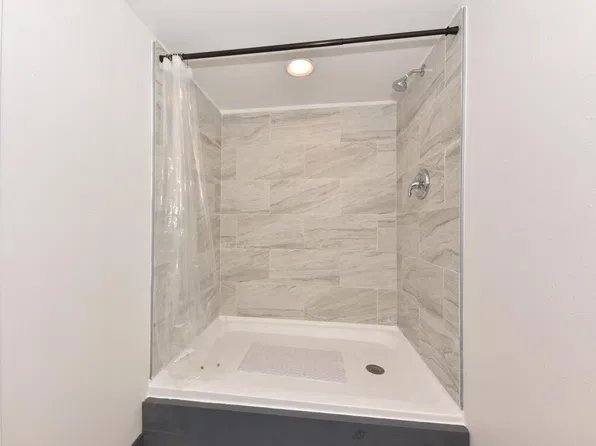 8935 N Navajo Rd, Bayside, WI 53217