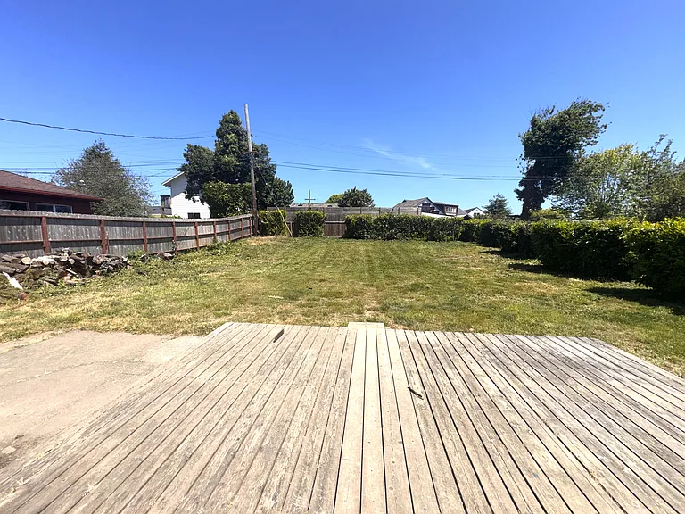 1625 Gates St — Photo 7