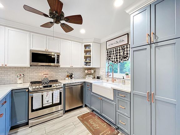 4th image of 3060 Holiday Springs Boulevard #312