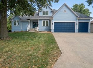 910 Sweet Cherry Pl, Belton, MO 64012