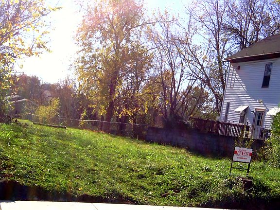 4th image of 220 Liberty St