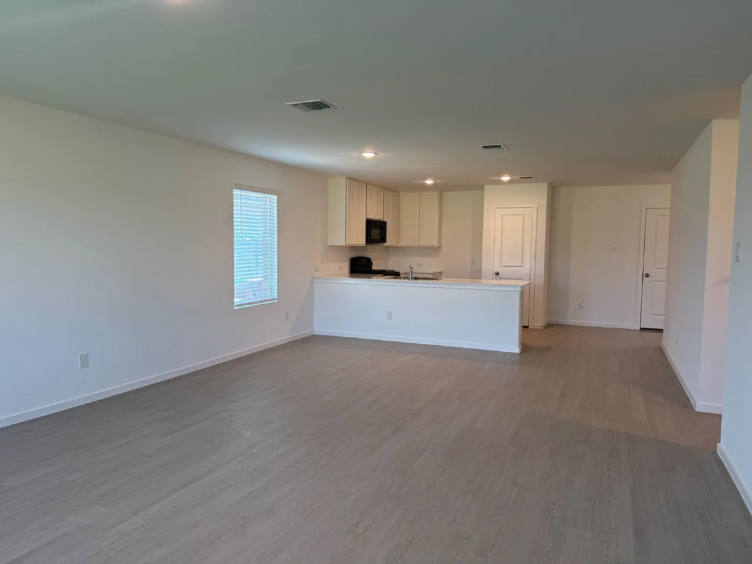 3 bed, 2.0 bath, 1522 sqft, $1,750 — Photo 4