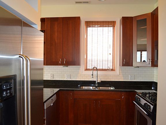 4th image of 1253 N Bosworth Ave APT 2