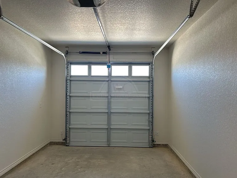 5106 Rose Garden Loop — Photo 2