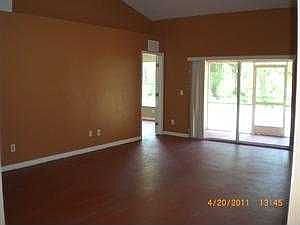 5th image of 1215 Wells Ave