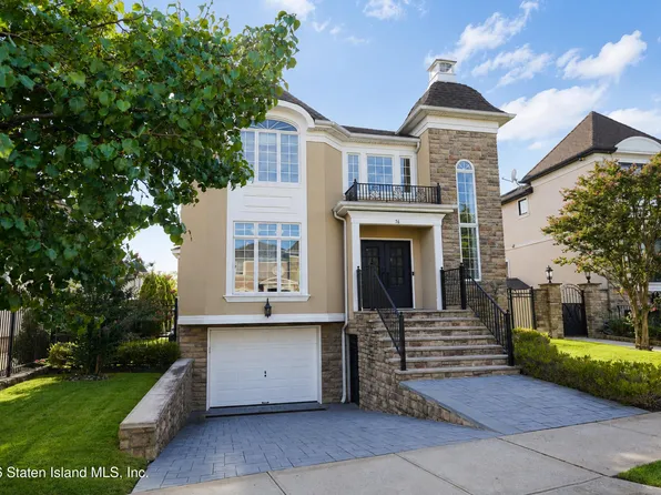 76 Saint Edward Ln, Staten Island, NY 10309