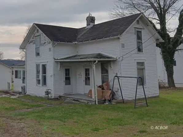 543 Grant St, Middleport, OH 45760