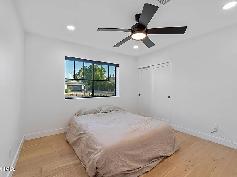 8614 E Highland Ave — Photo 38