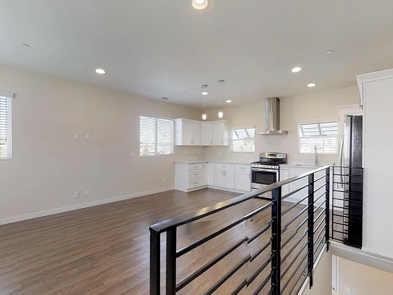 1203 W Gardena Blvd #C — Photo 20