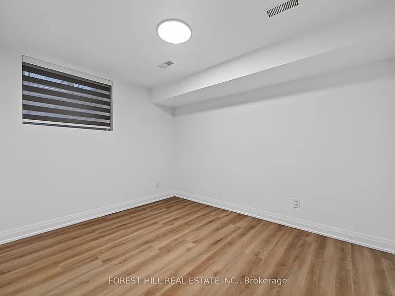221 Churchill Ave #R — Photo 49