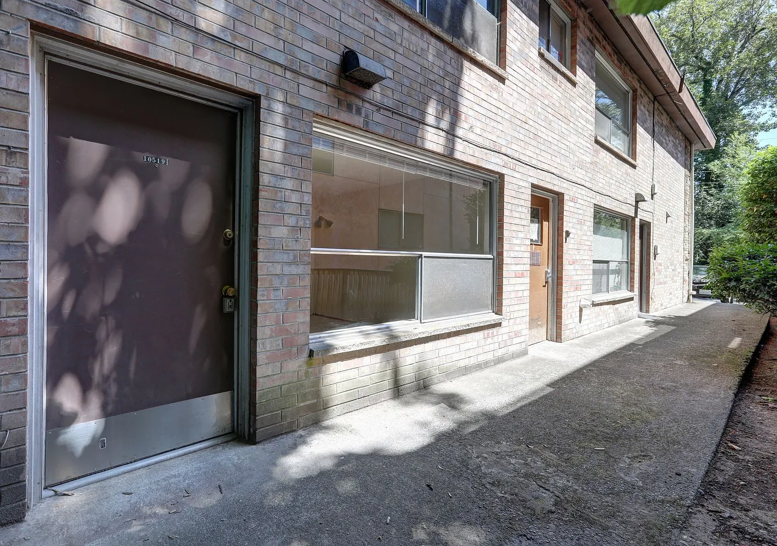 BG40-4 — Photo 2