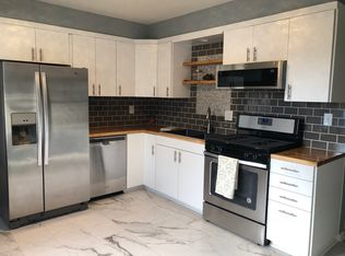 7214 Maple Dr, Urbandale, IA 50322