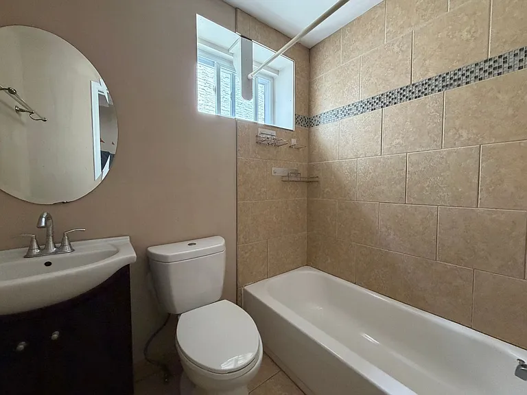 1725 W Berks St — Photo 16
