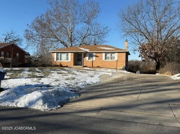 1722 Tanner Bridge Rd, Jefferson City, MO 65101