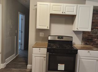 24 Omena Pl APT 1, Fitchburg, MA 01420