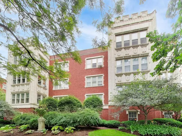 (undisclosed Address), Oak Park, IL 60302