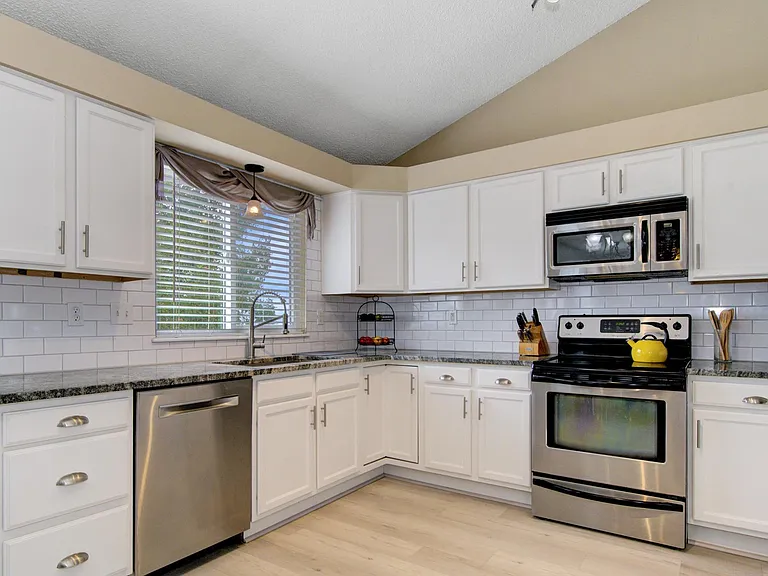 6526 Sproul Ln — Photo 9