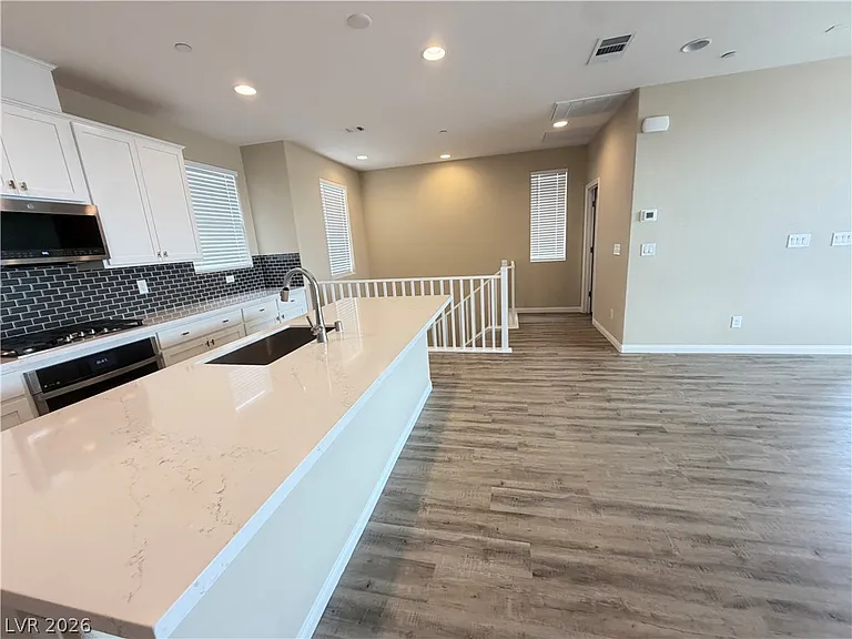 1741 N Desert Foothills Dr — Photo 6