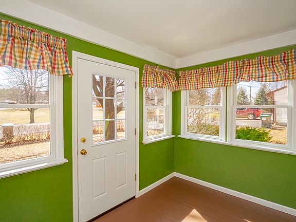 5th image of 248 Bloomingrove Dr